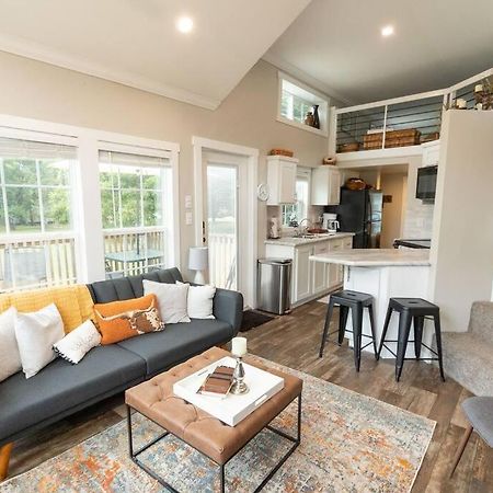 Pet Friendly Tiny House Rental With New Access To Guadalupe River Nbtx ニューブラウンフェルズ エクステリア 写真