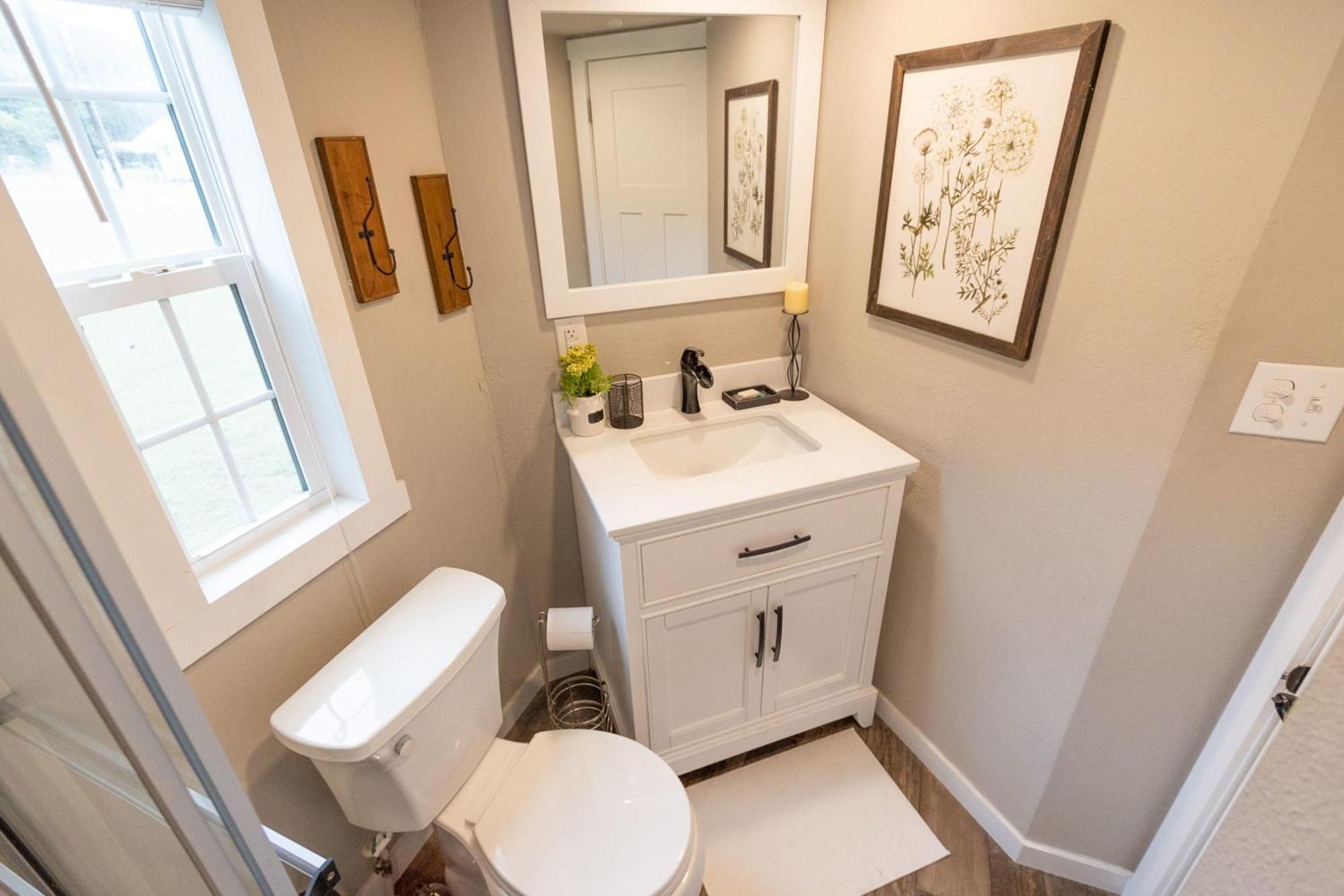 Pet Friendly Tiny House Rental With New Access To Guadalupe River Nbtx ニューブラウンフェルズ エクステリア 写真