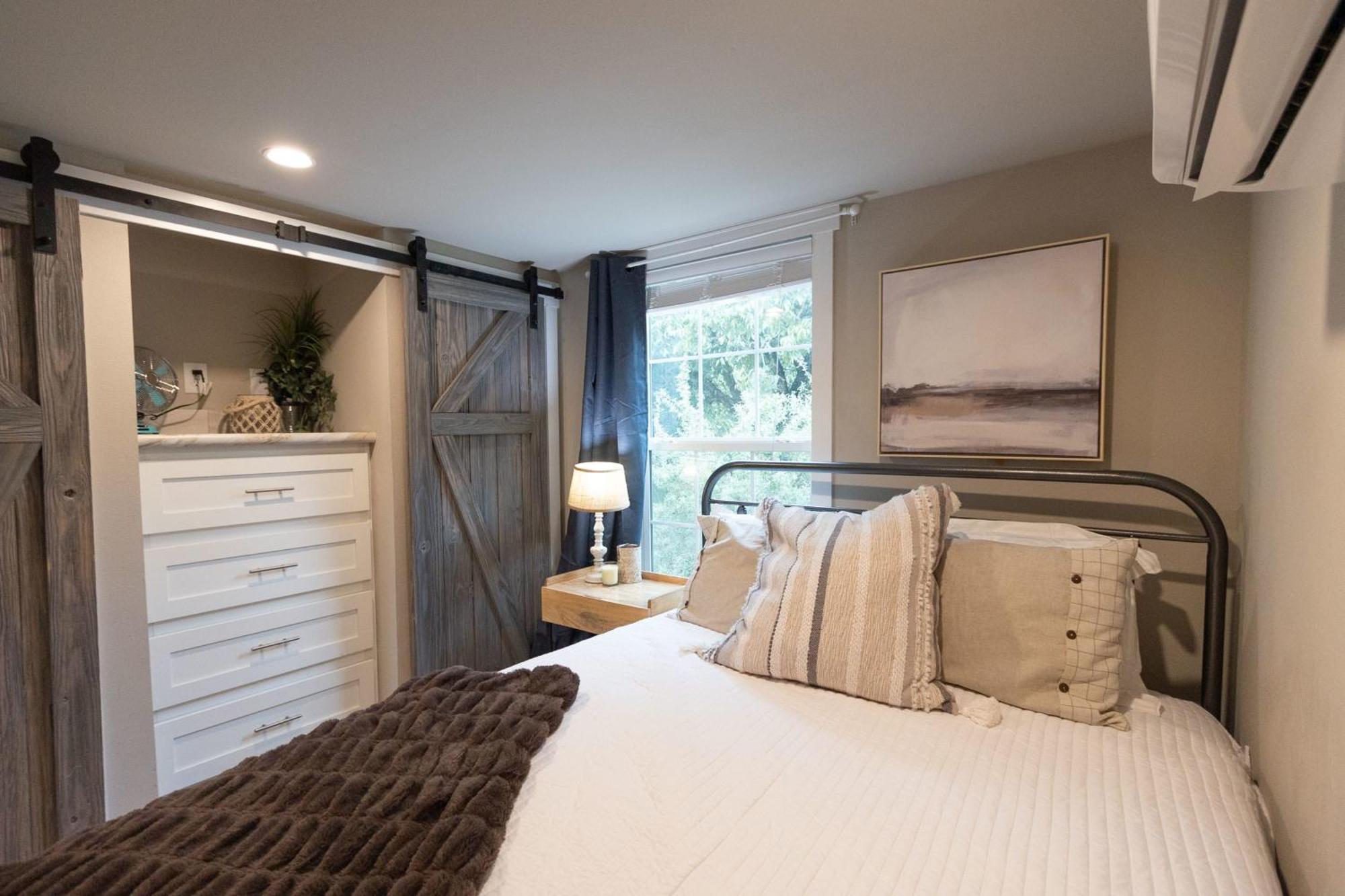 Pet Friendly Tiny House Rental With New Access To Guadalupe River Nbtx ニューブラウンフェルズ エクステリア 写真