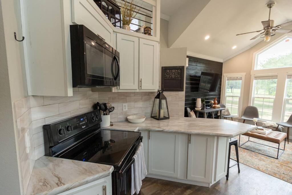 Pet Friendly Tiny House Rental With New Access To Guadalupe River Nbtx ニューブラウンフェルズ エクステリア 写真