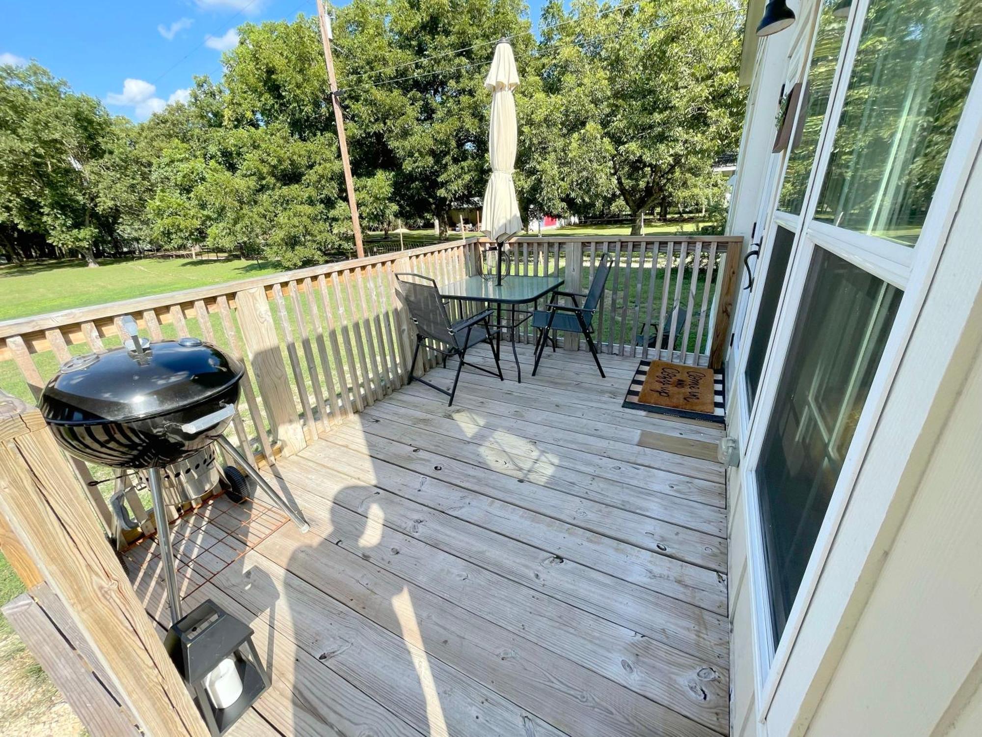 Pet Friendly Tiny House Rental With New Access To Guadalupe River Nbtx ニューブラウンフェルズ エクステリア 写真